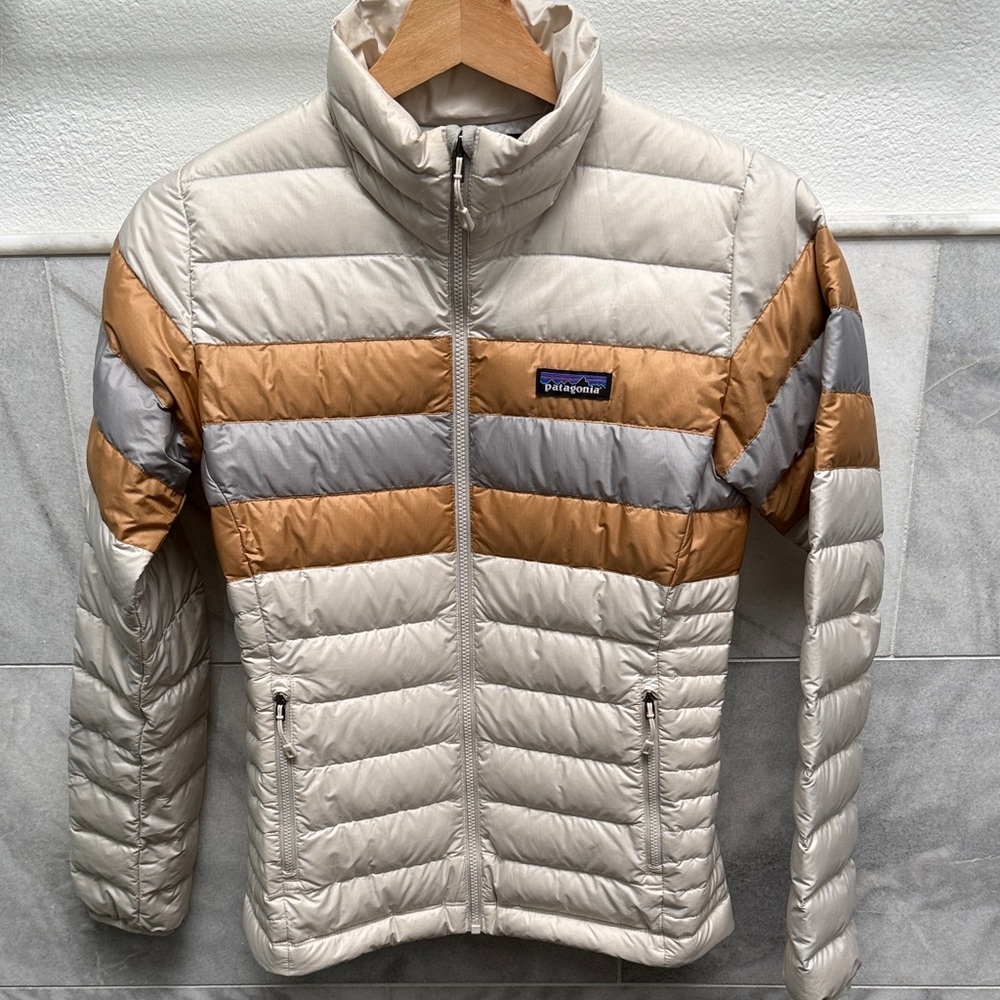 Patagonia Cream and Tan Puffer Jacket
